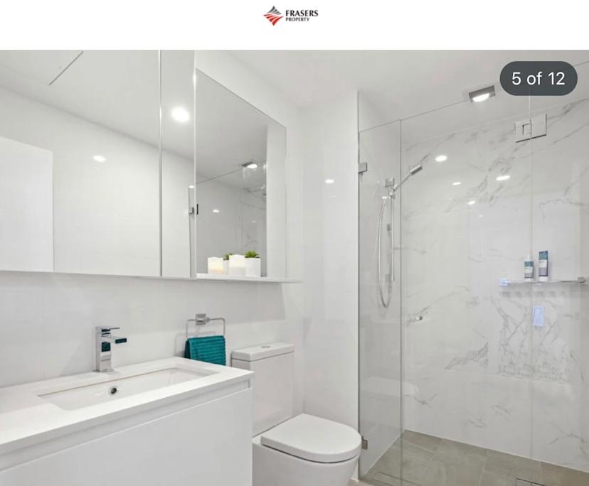 Furnished room with ensuite in a flatshare