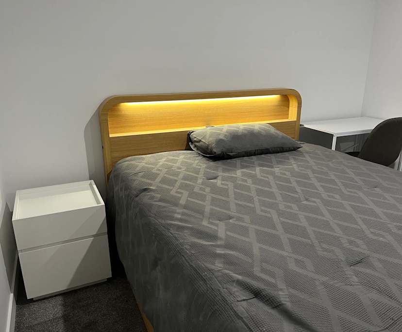 Furnished room in a flatshare