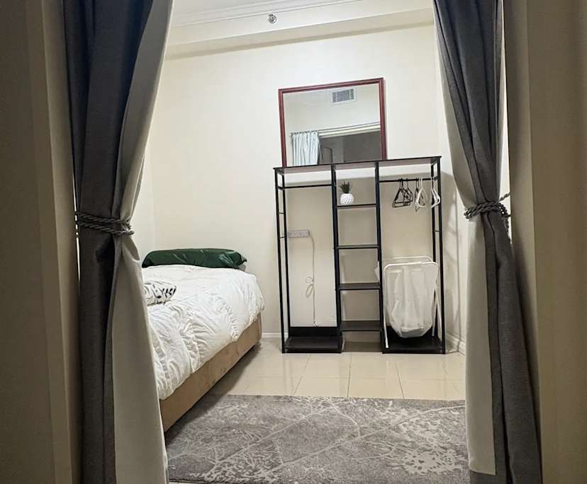 Furnished room in a flatshare