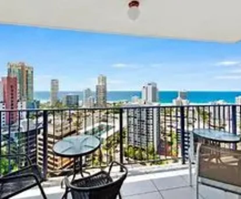 $250, Flatshare, 3 bathrooms, Surfers Paradise QLD 4217