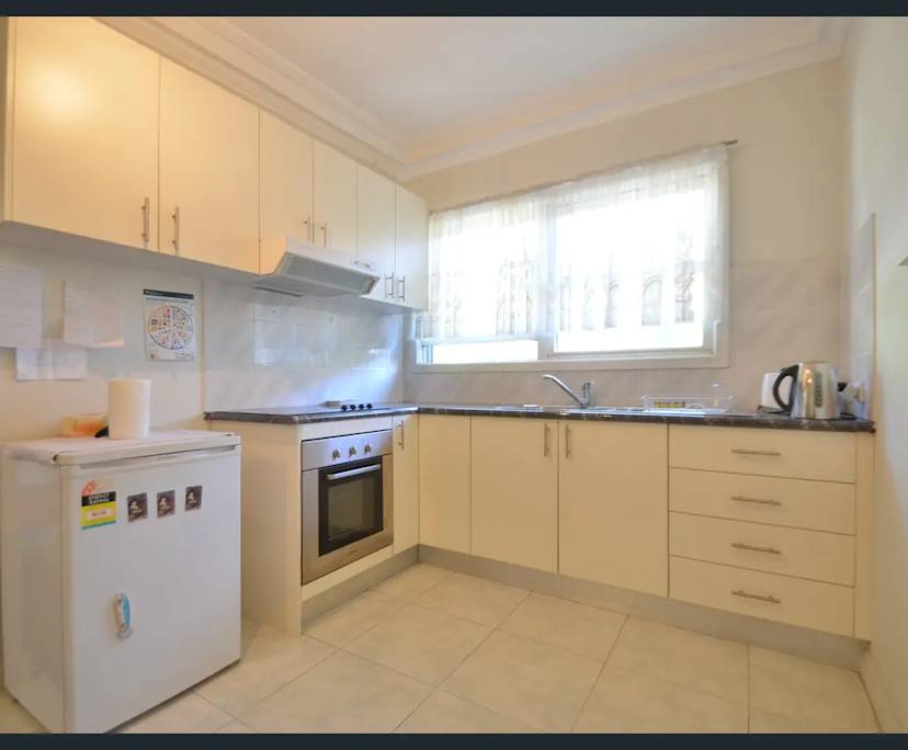 Whole property with 1 room for rent