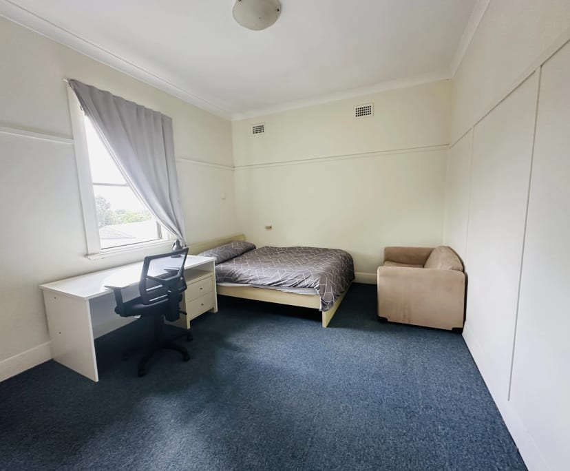 Furnished room in a share house