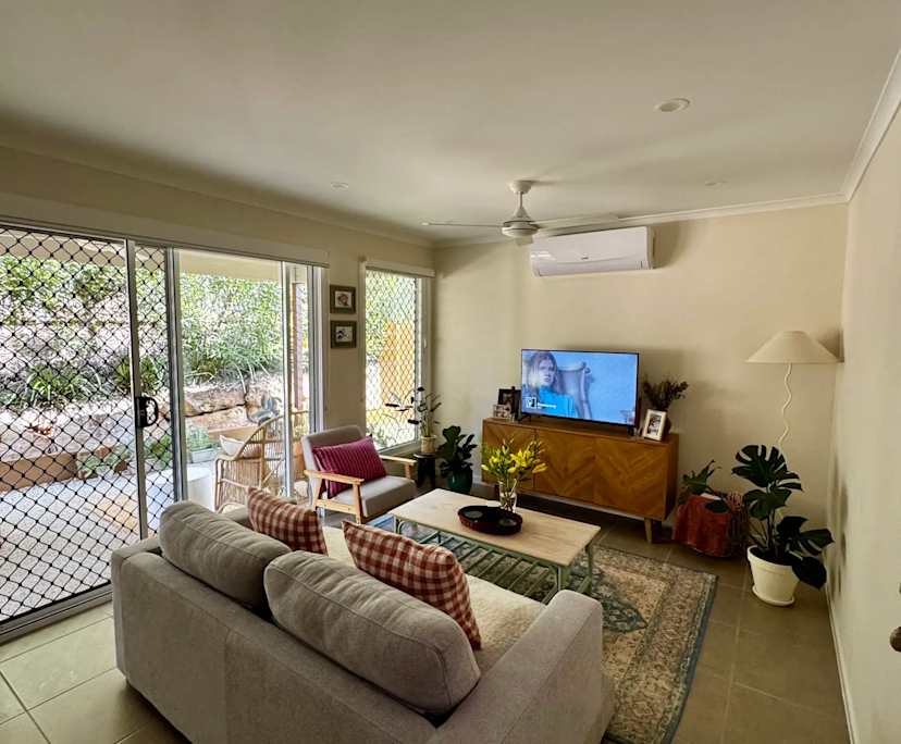 Furnished room in a share house