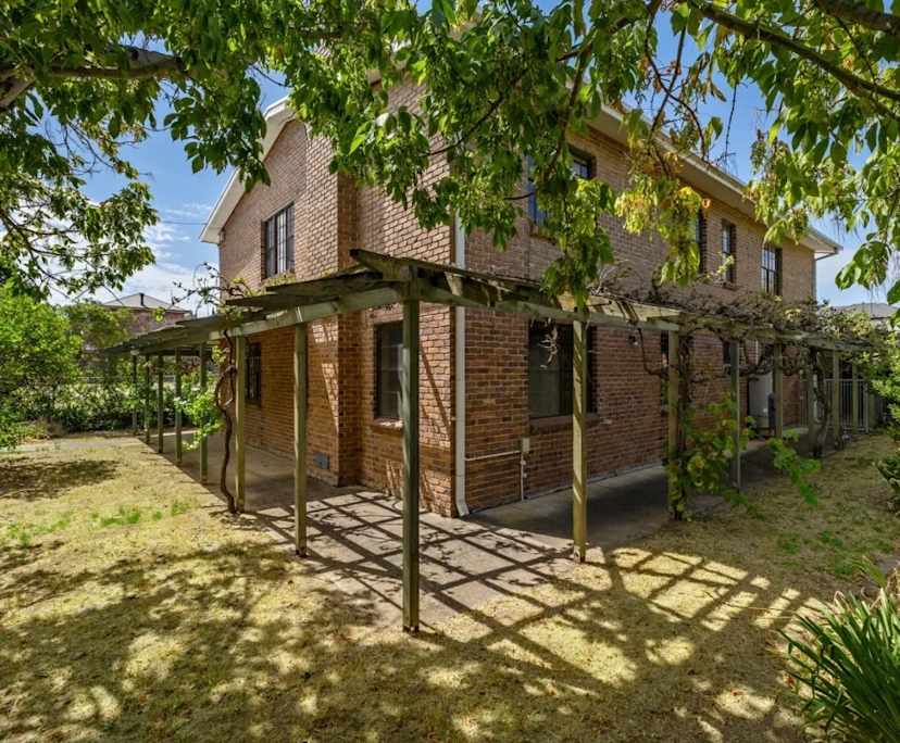 Whole property with 5 rooms for rent