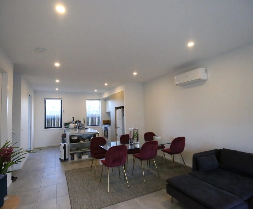 Room in a share house