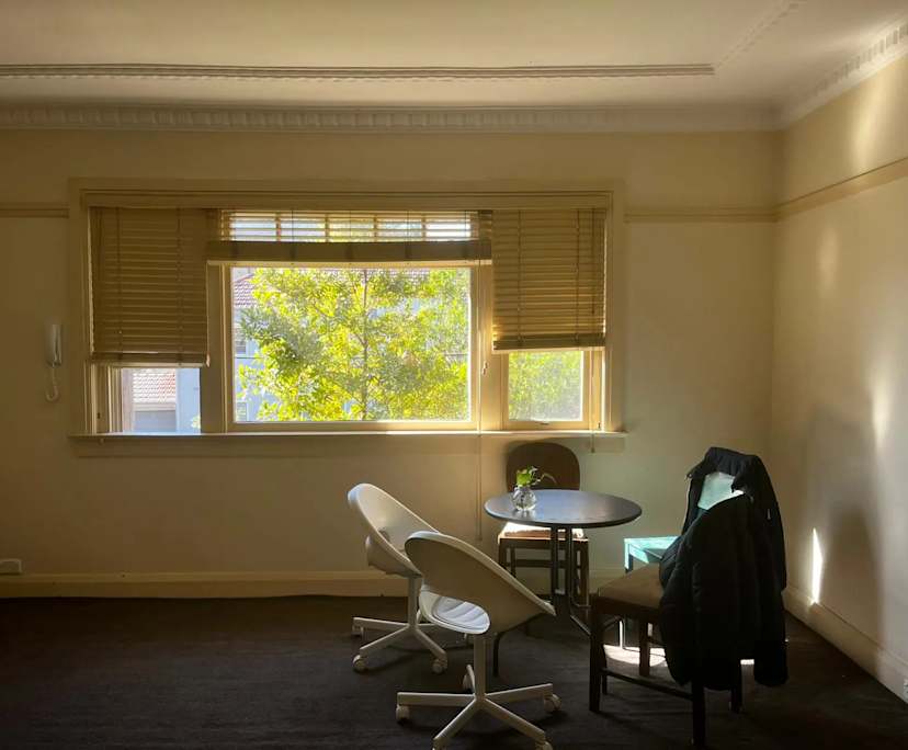 Furnished room in a flatshare
