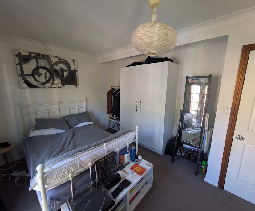 Room in a share house