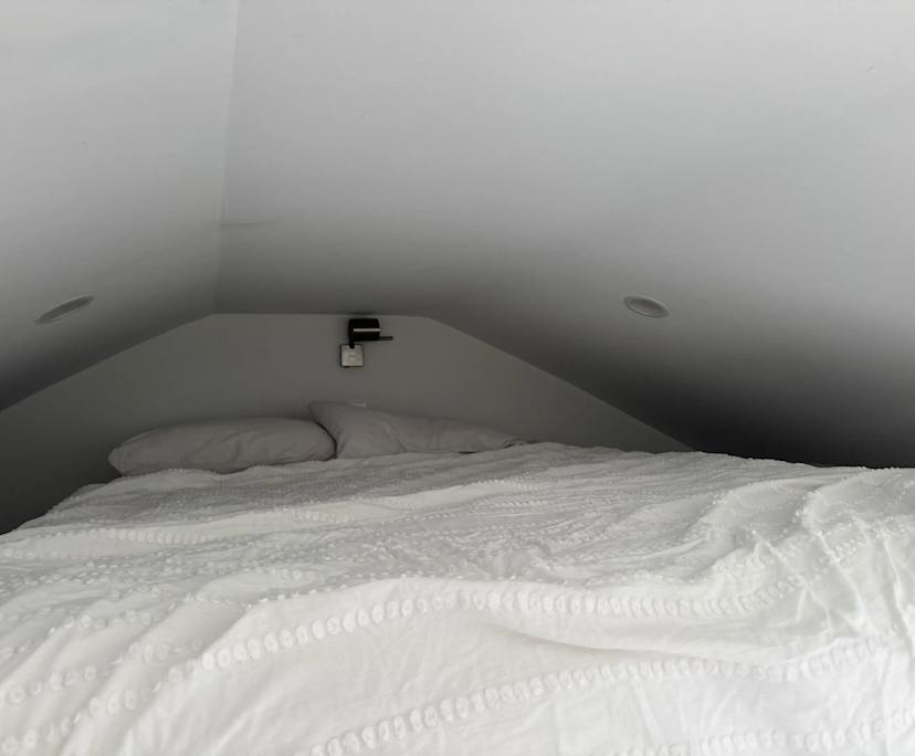 Furnished room studio flat for rent