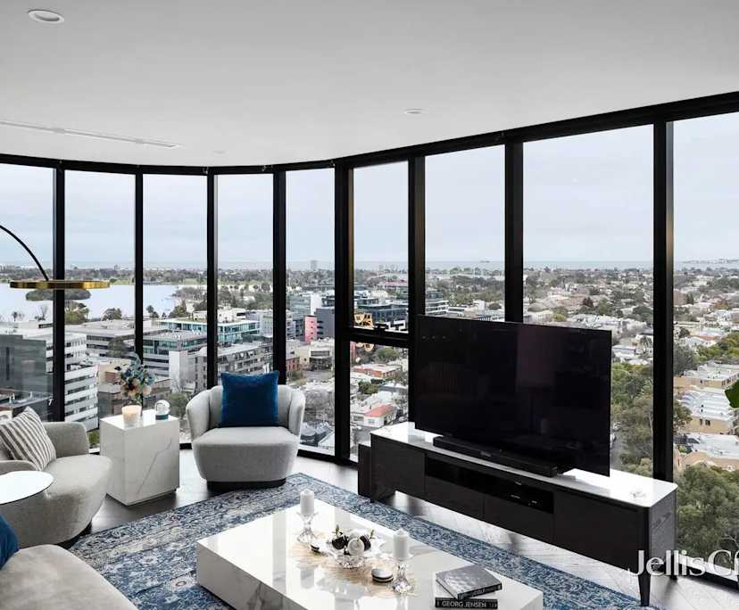Unfurnished room with own bathroom