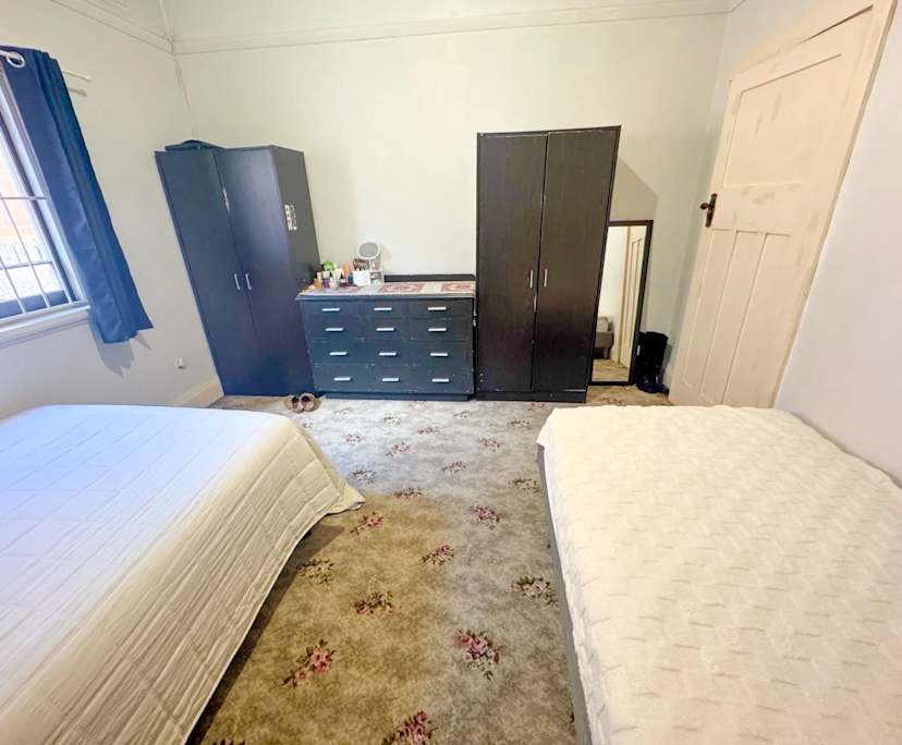 Furnished room in a share house