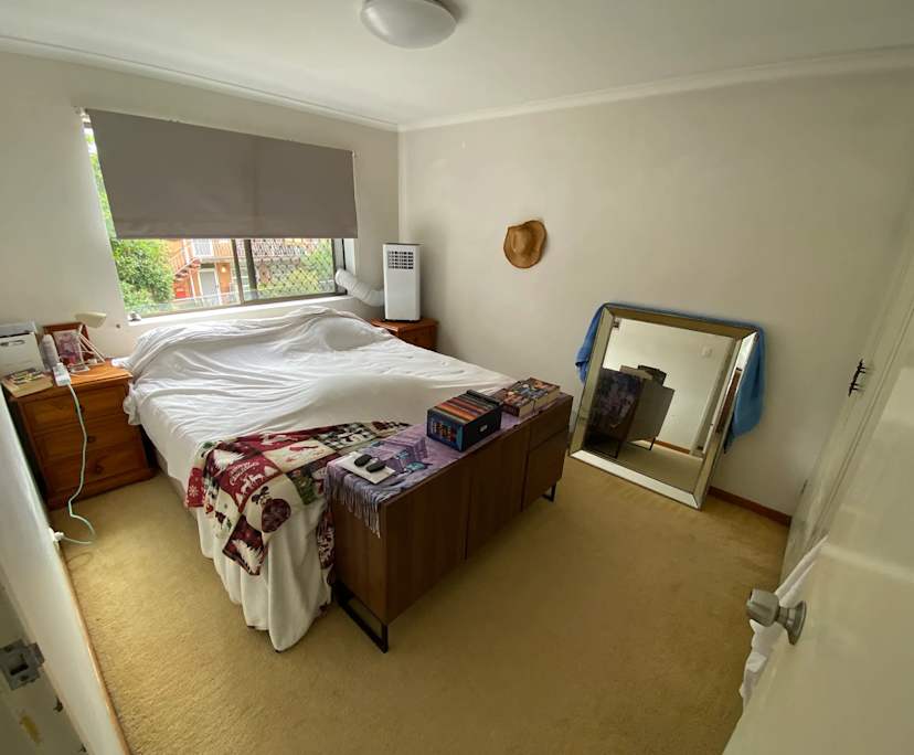 Room in a share house