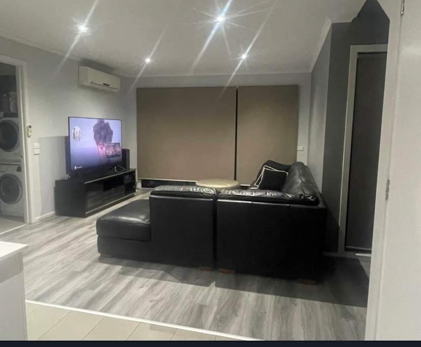 Unfurnished room in a share house