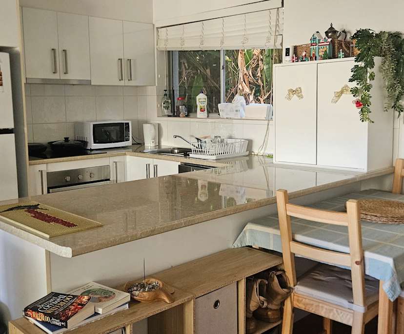 $230, Flatshare, 2 bathrooms, Kangaroo Point QLD 4169