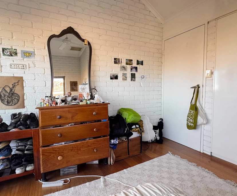 Room in a share house