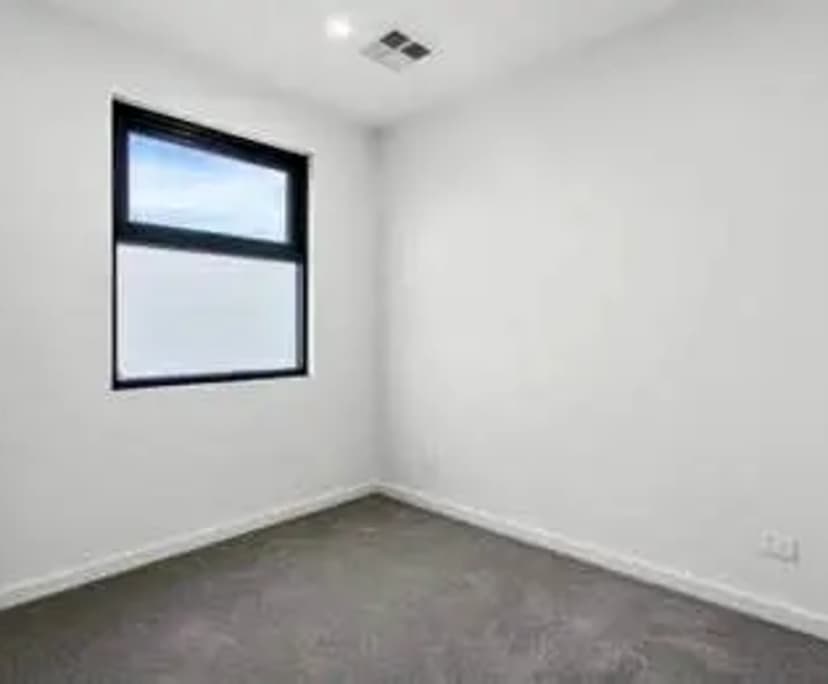 Unfurnished room in a share house