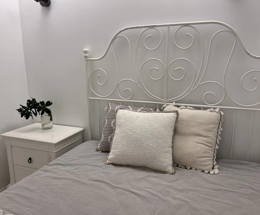 $420, Whole-property, 2 bathrooms, Highgate Hill QLD 4101