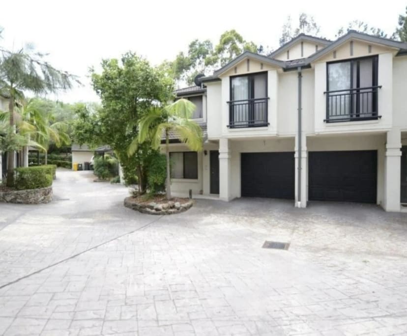 Room for Rent in Crows Nest, Sydney 360, Furnishe...