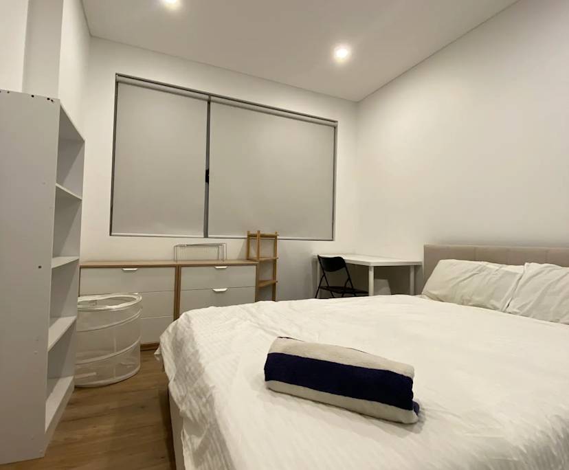 Furnished room in a flatshare