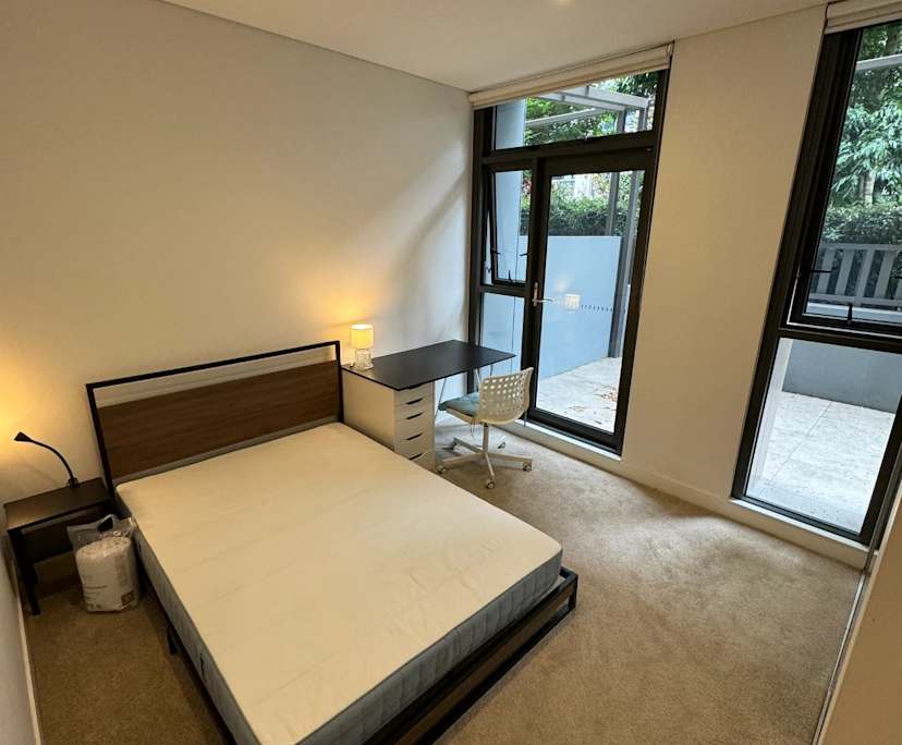 Furnished room in a flatshare