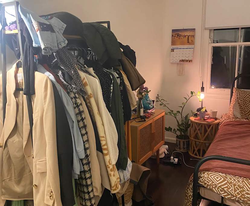 Furnished room in a flatshare