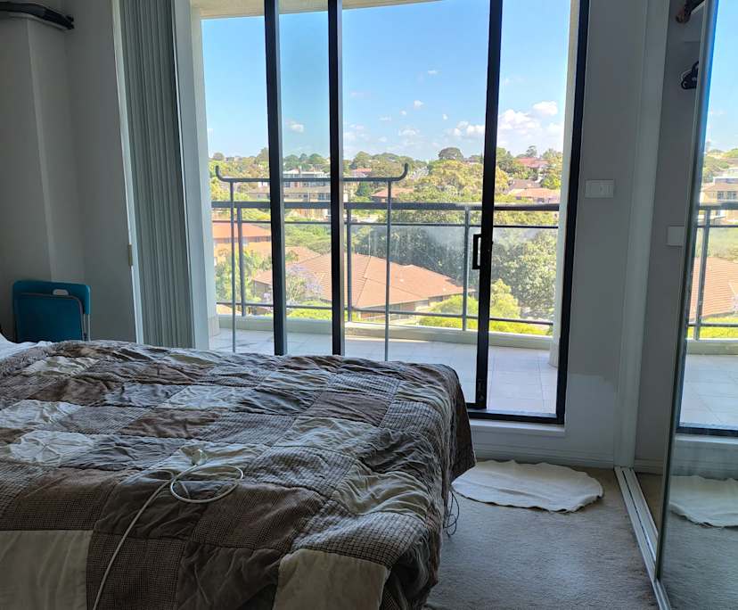 Furnished room with ensuite in a flatshare