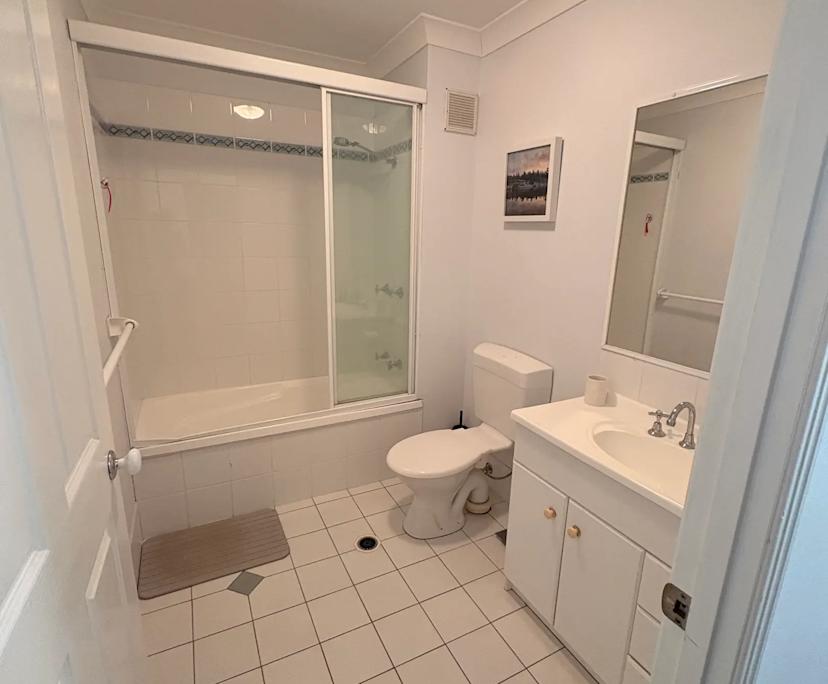 $375, Flatshare, 2 bathrooms, Coolangatta QLD 4225