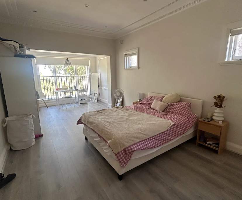 Furnished room in a share house