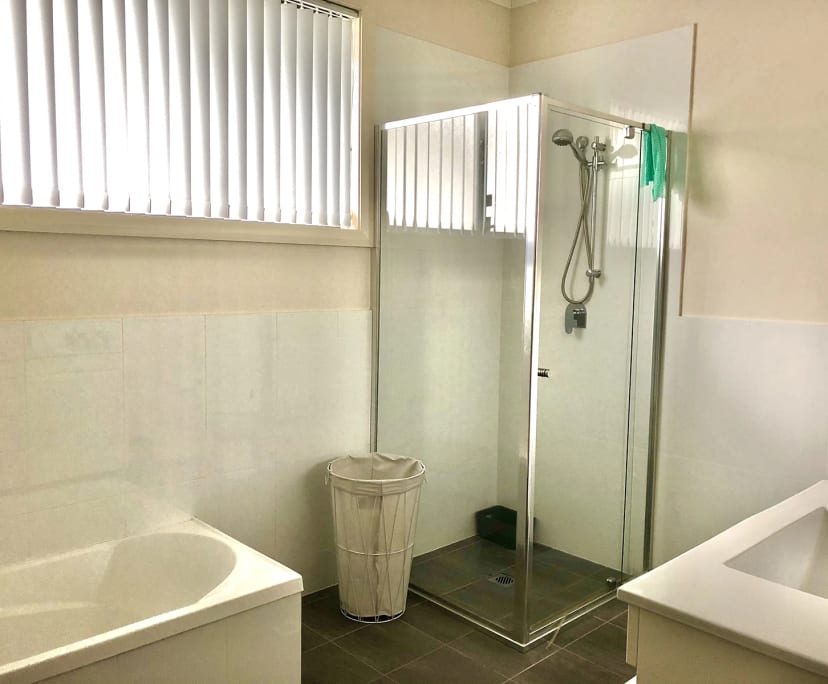 $260, Share-house, 3 bathrooms, Oak Flats NSW 2529