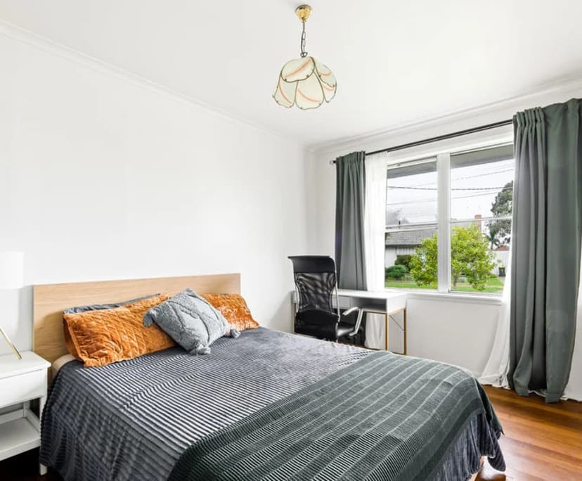 Room in a share house