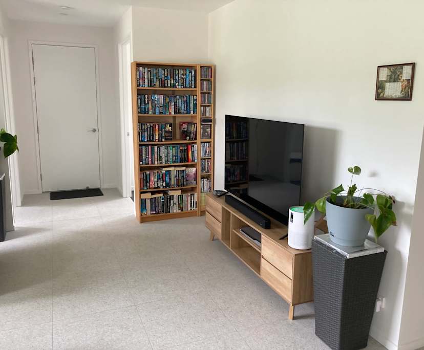 $350, Share-house, 3 bathrooms, Landsborough QLD 4550