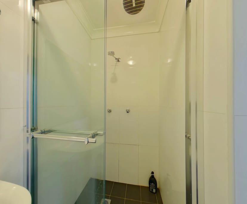 $320, Share-house, 6 bathrooms, Enmore NSW 2042