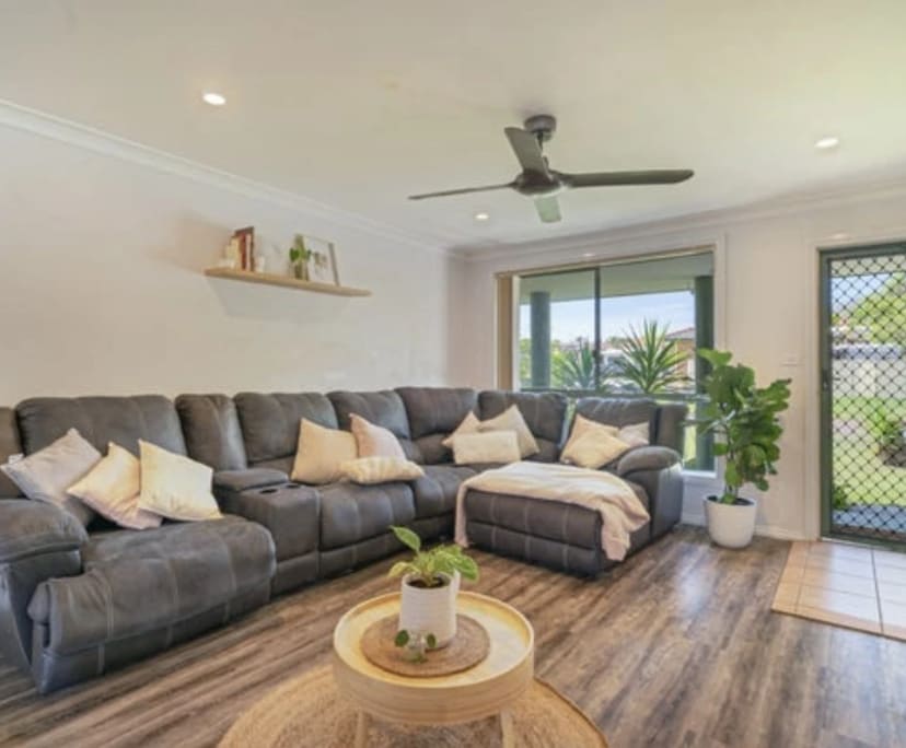 Furnished room in a share house