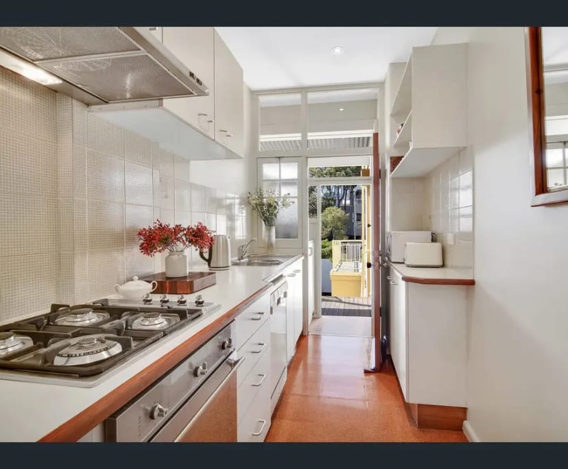 Room for Rent in McMahons Point, Sydney 350, Flex...