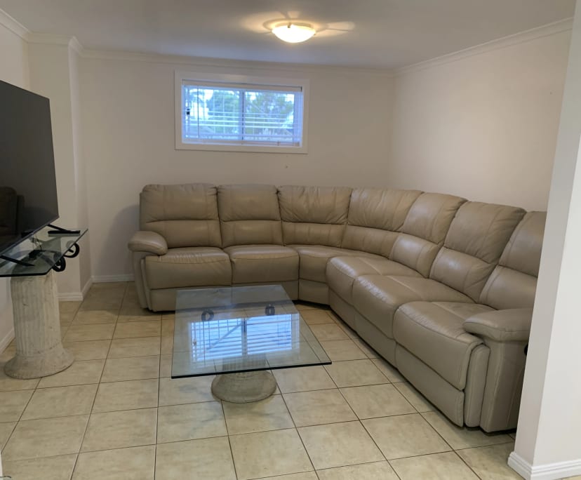 Granny Flat for Rent in Southport, Gold Coast 480...