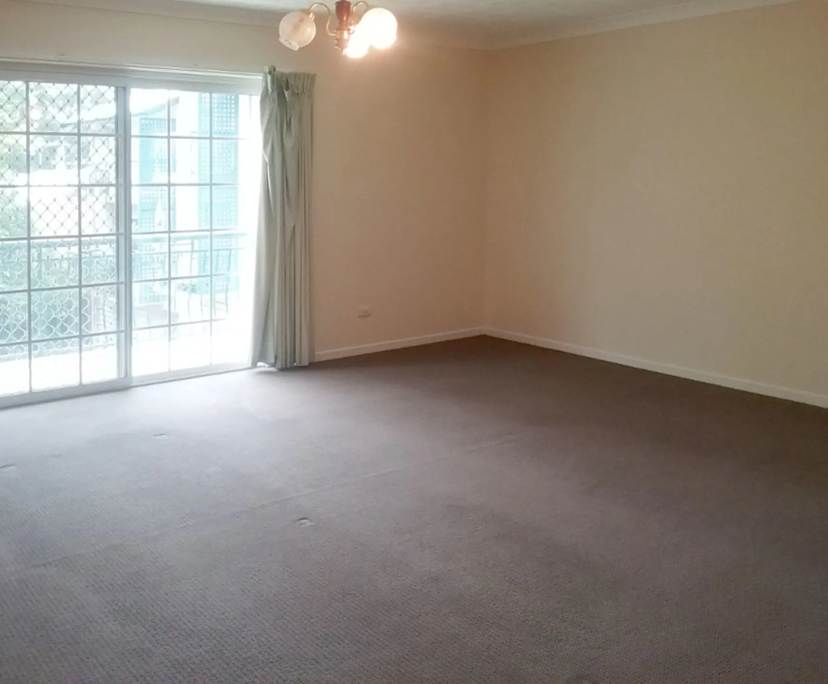 $300, Flatshare, 3 bathrooms, Taringa QLD 4068