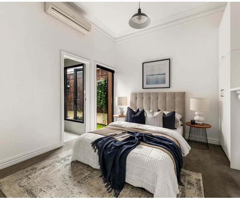 Furnished room in a share house