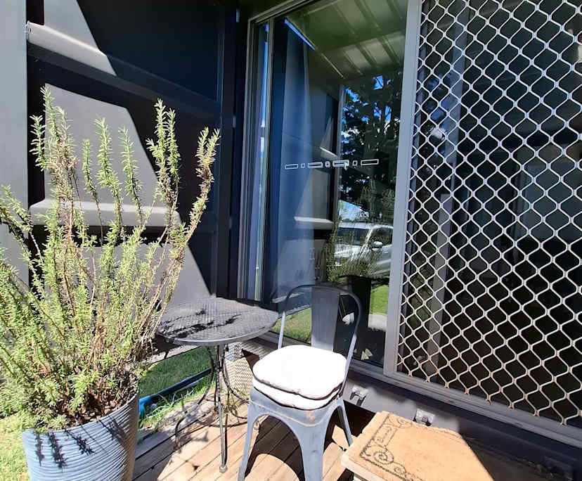 Furnished room studio flat for rent