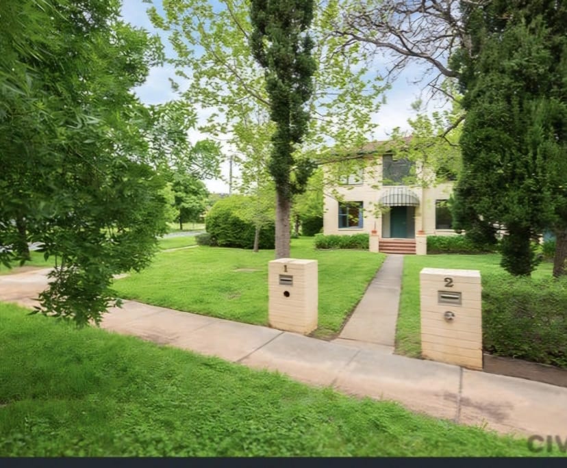 Unfurnished room in a flatshare