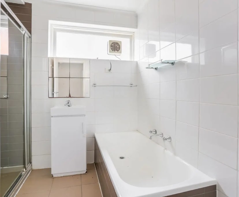 $800, Whole-property, 2 bathrooms, Elwood VIC 3184