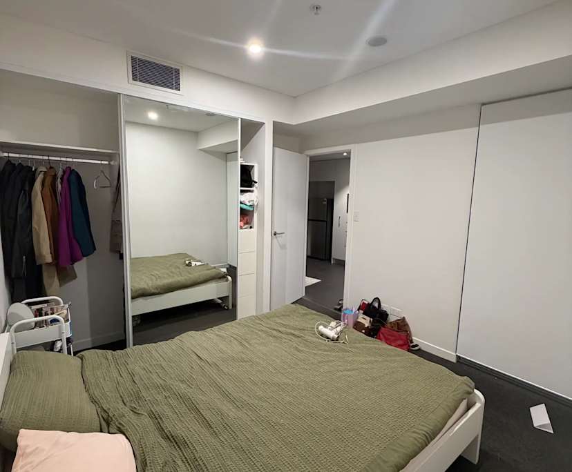 Furnished room in a flatshare