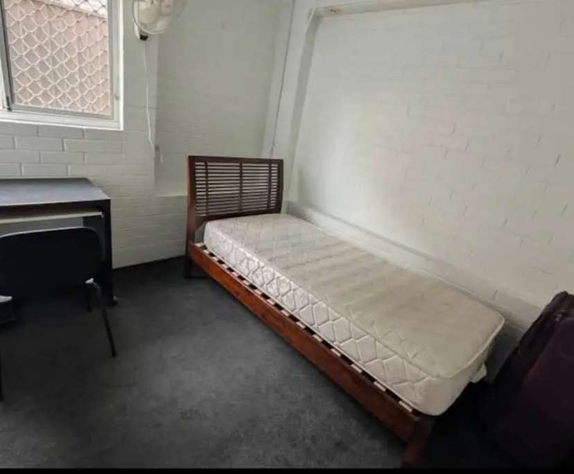 $340, Share-house, 3 bathrooms, Ashmore QLD 4214