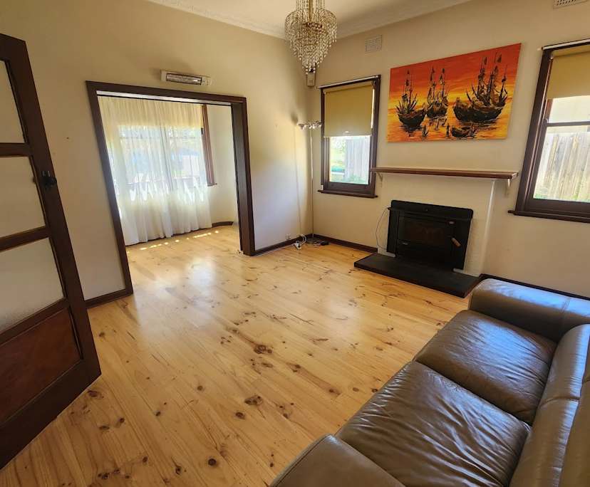 Room in a share house