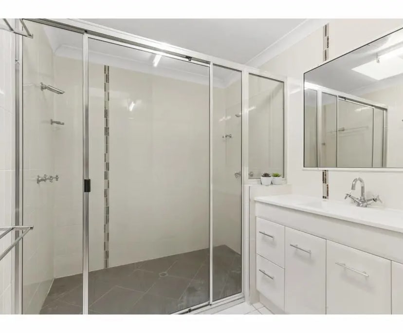 $260, Share-house, 3 bathrooms, Norman Gardens QLD 4701