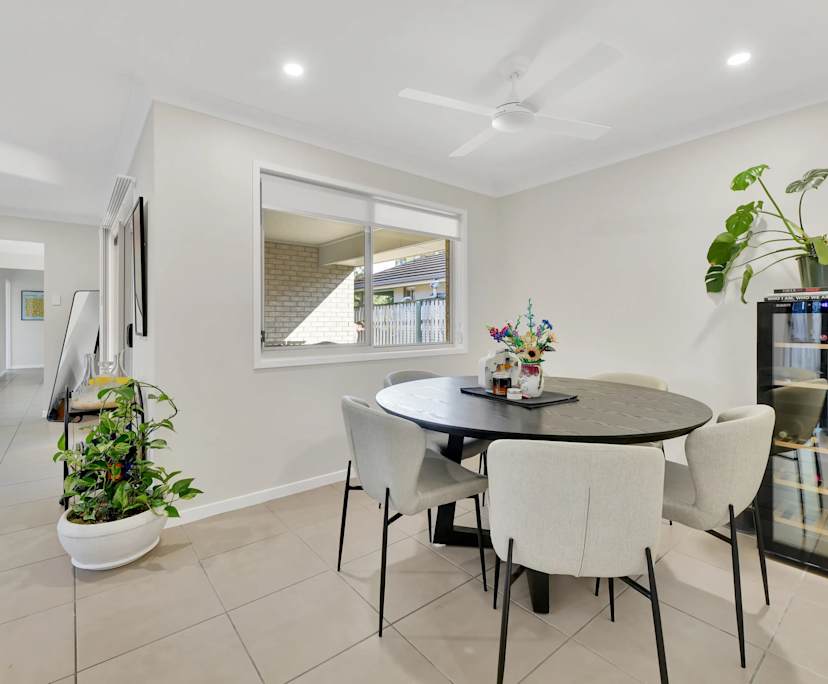 $300, Share-house, 4 bathrooms, Redbank Plains QLD 4301