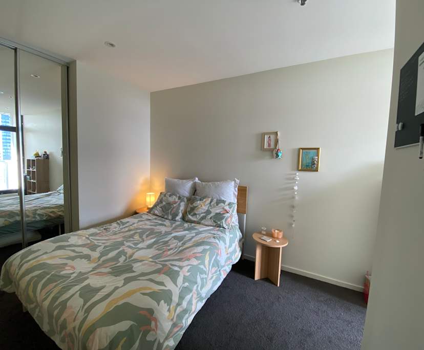 Furnished room in a flatshare