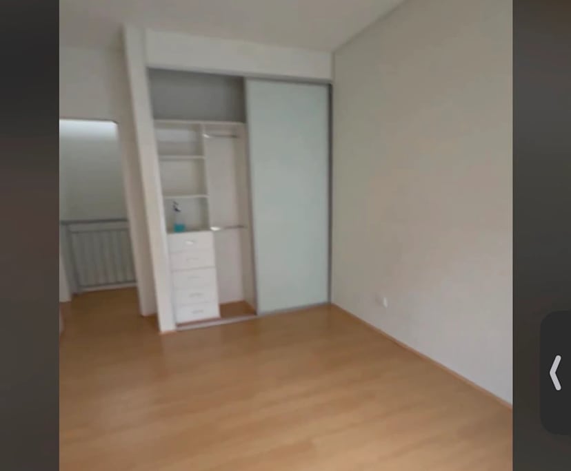 Room in a share house
