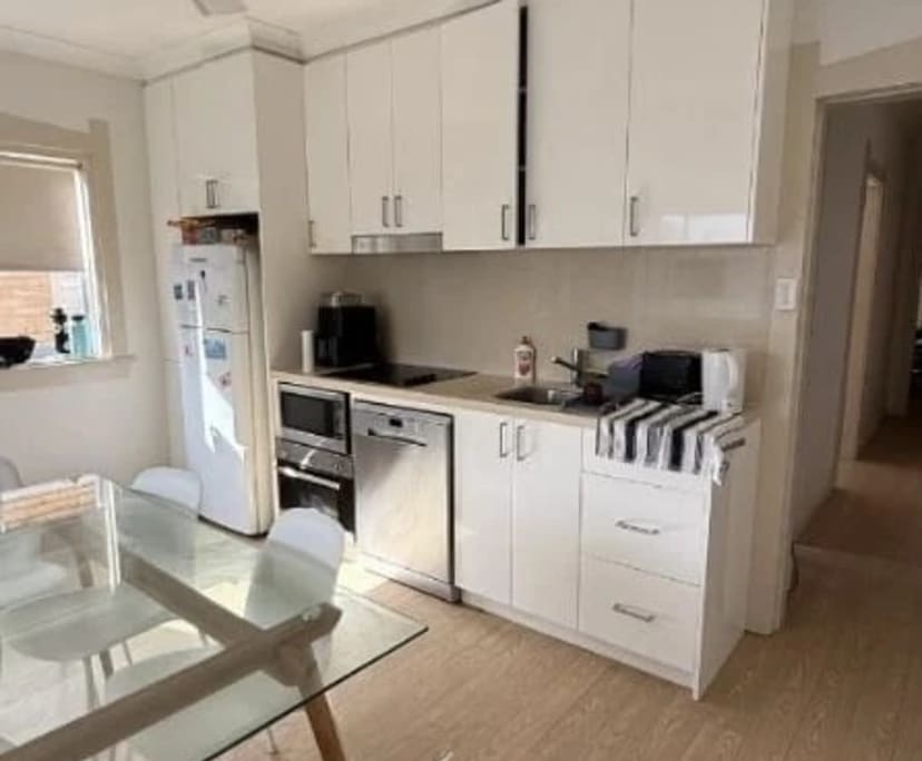 Furnished room in a flatshare