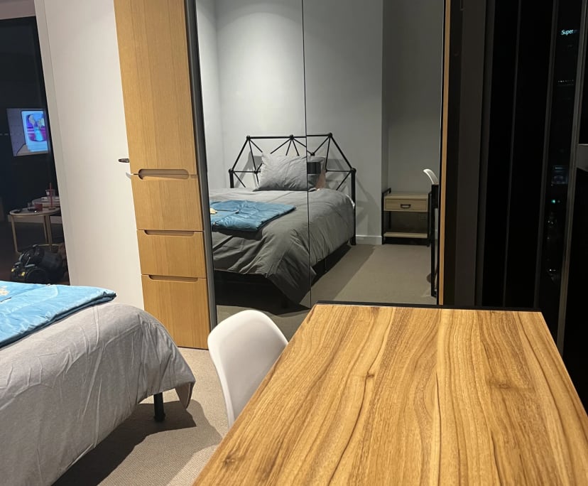 Furnished room in a flatshare