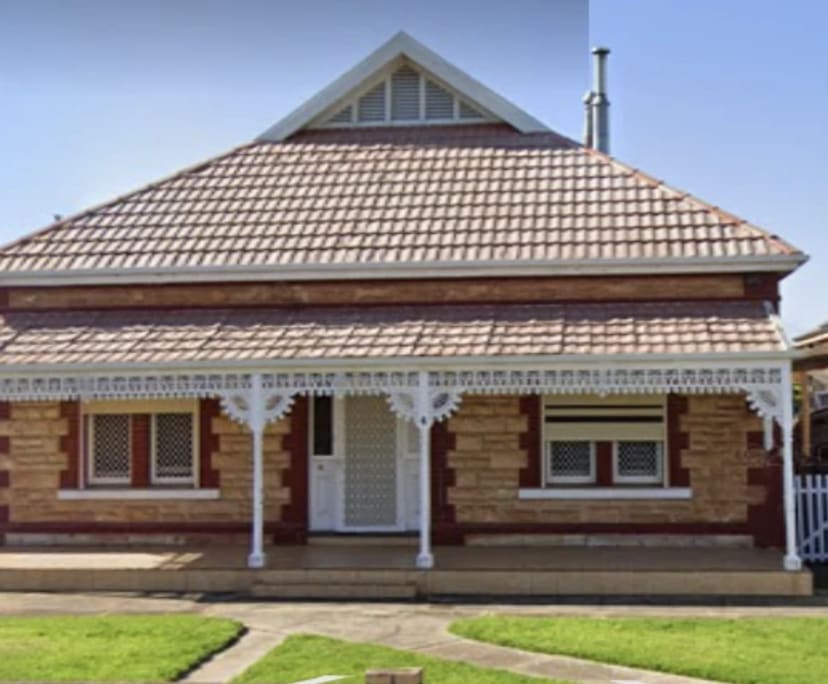 Room in a share house