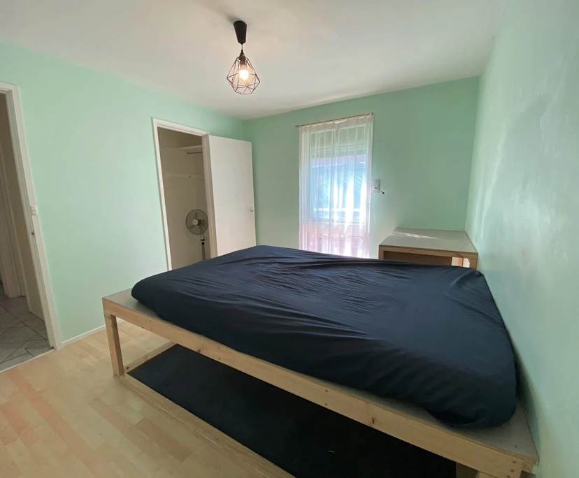 Furnished room in a share house